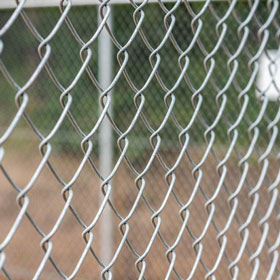 Категория Плетена оградна мрежа. Мрежа с PVC покритие изображение